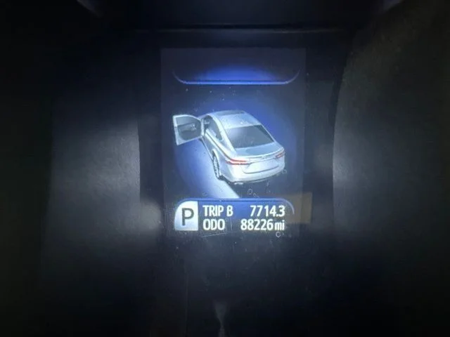 Used 2015 Silver Toyota XLE image 14