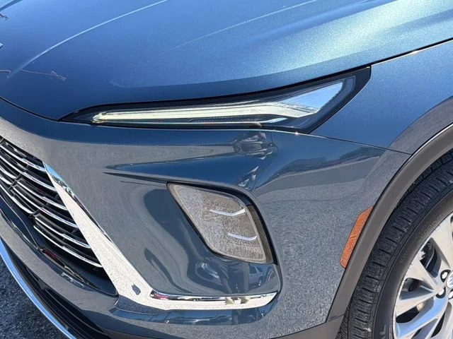 Used 2025 Blue Buick Preferred image 8