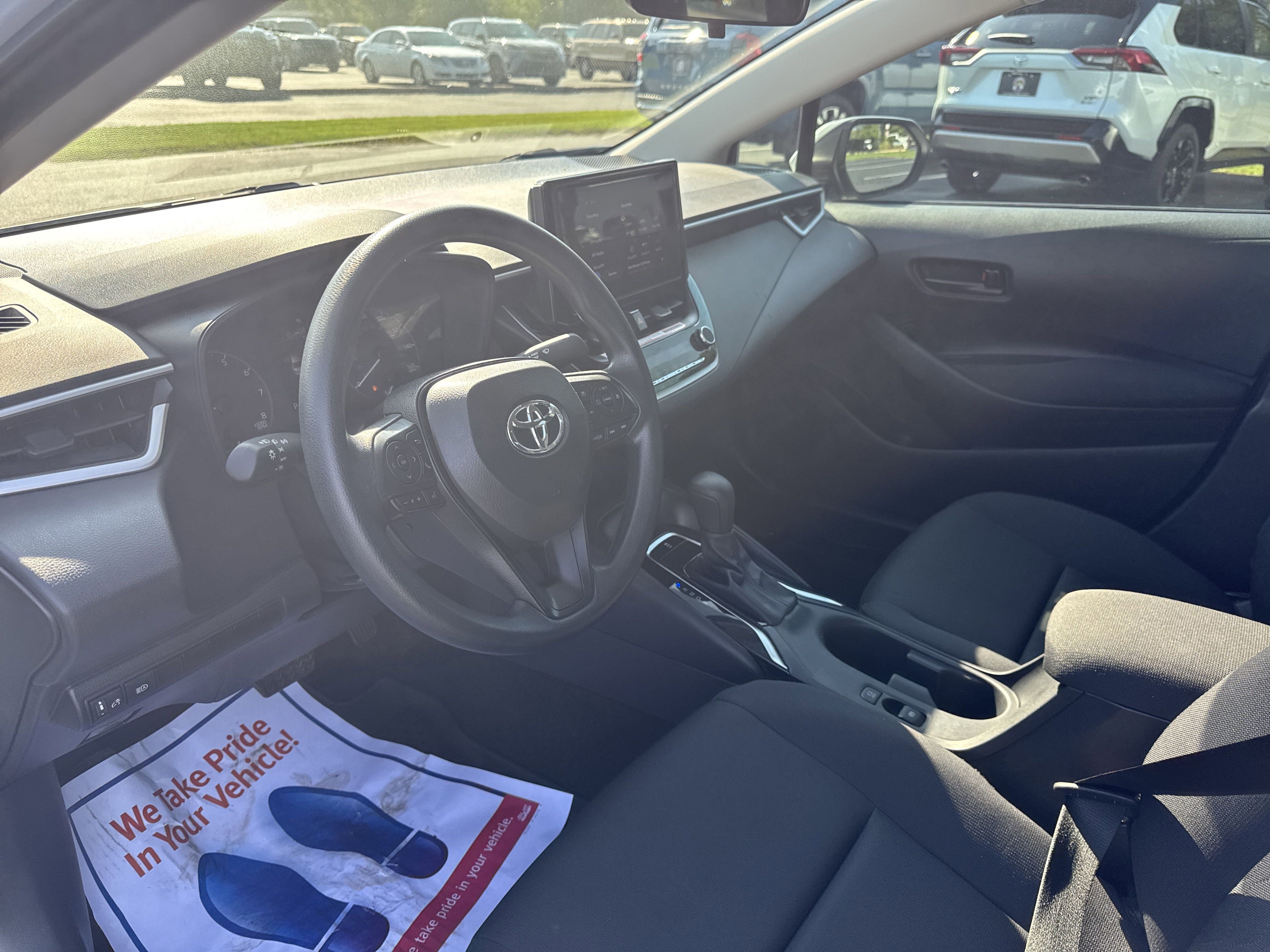 Used 2025  Toyota  image 15