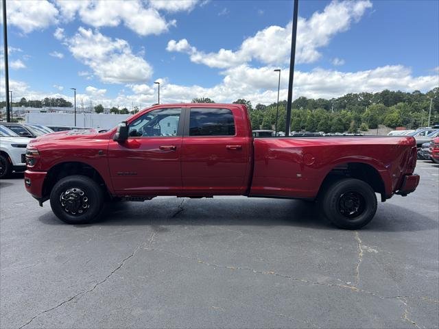 New 2026 Molten Red Pearl-Coat Exterior Paint RAM LARAMIE image 30