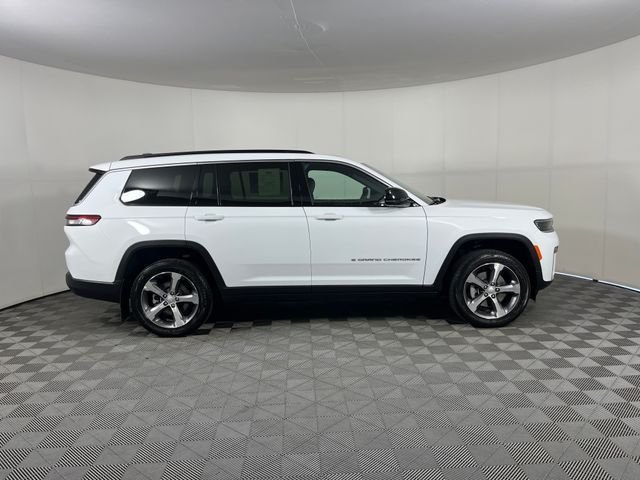 New 2026 Bright White Clear-Coat Exterior Paint Jeep Limited image 4