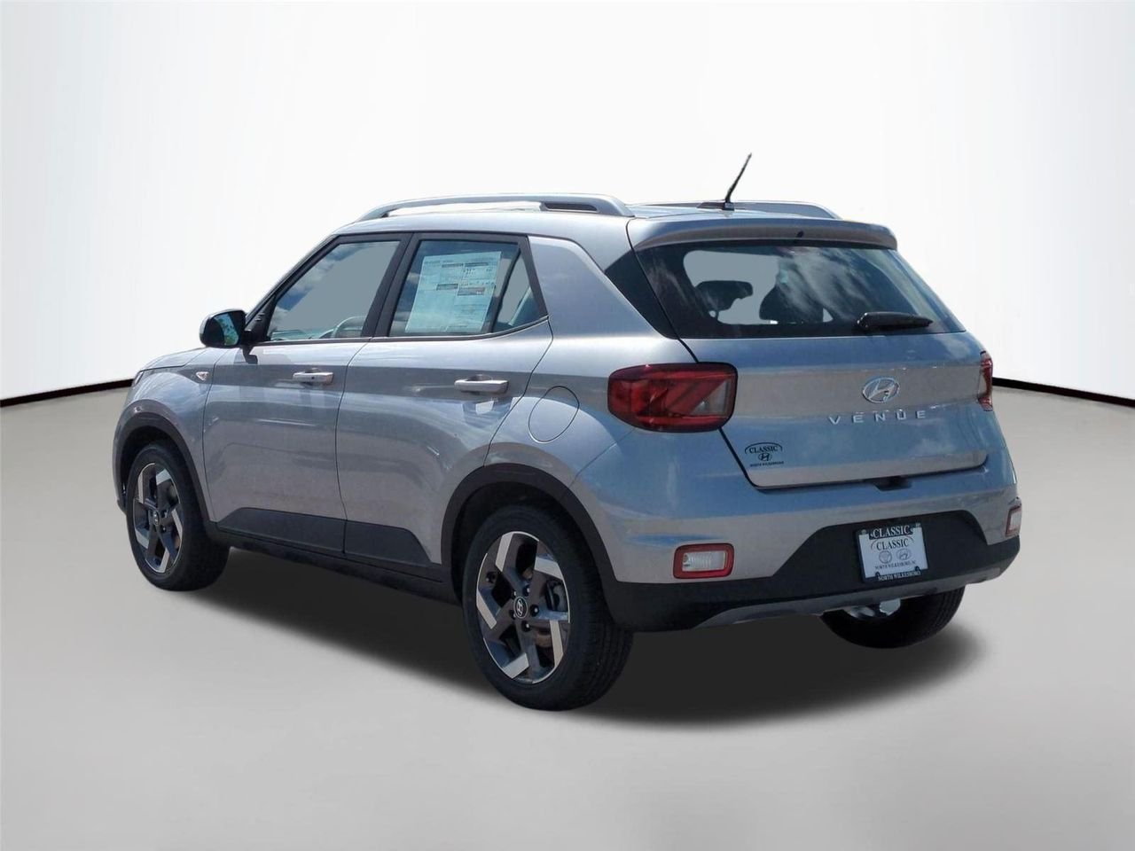 New 2026 Shimmering Silver Hyundai SEL image 8