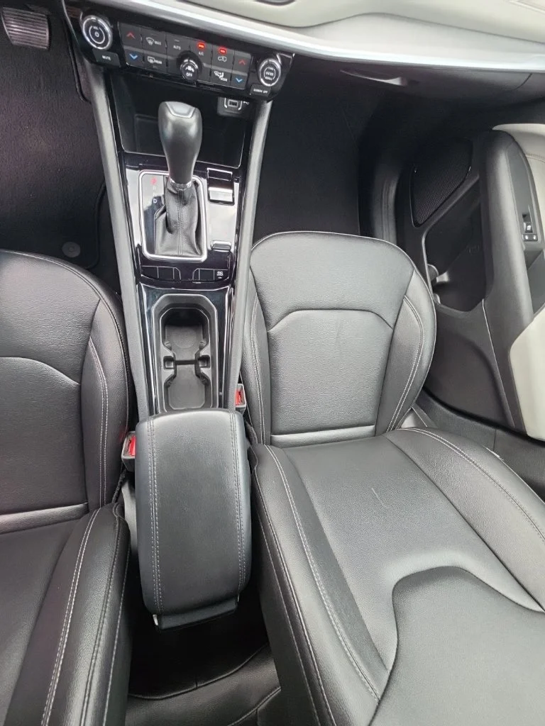 Used 2025 Silver Jeep Limited image 14