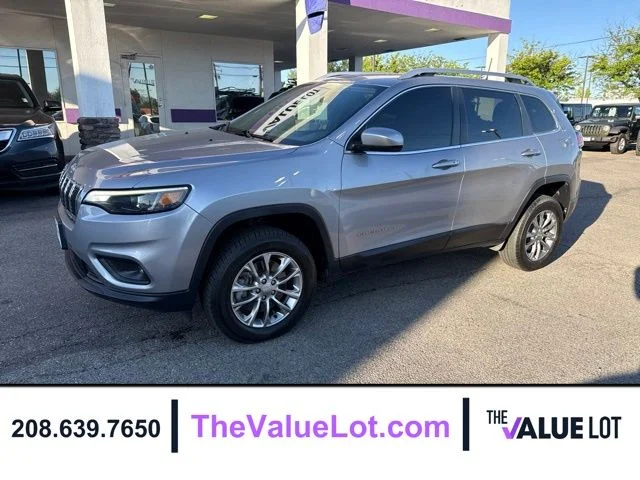 Used 2019 Silver Jeep Latitude Plus image 8