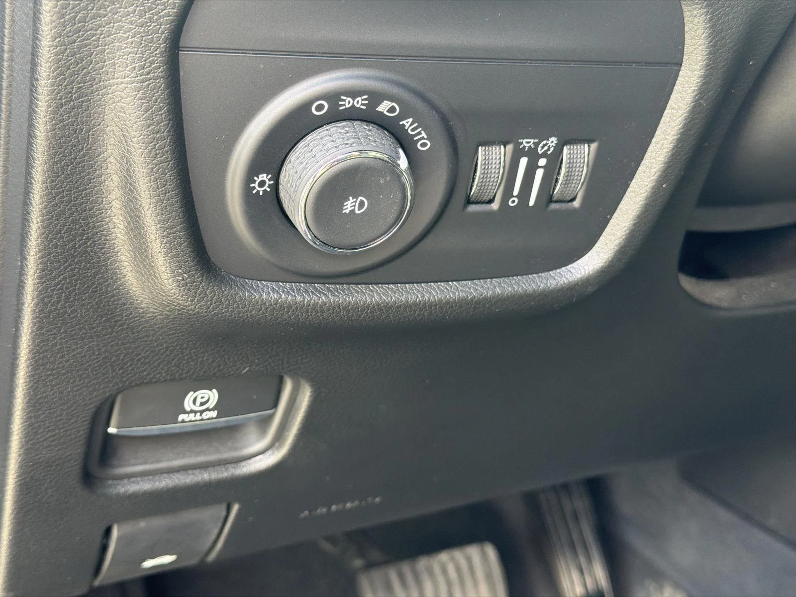 Used 2023 Velvet Red Pearlcoat Jeep Summit image 19