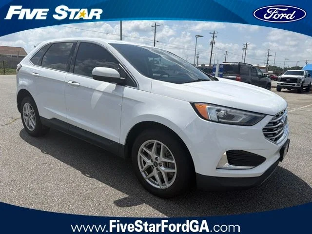 Used 2022 White Ford SEL image 1