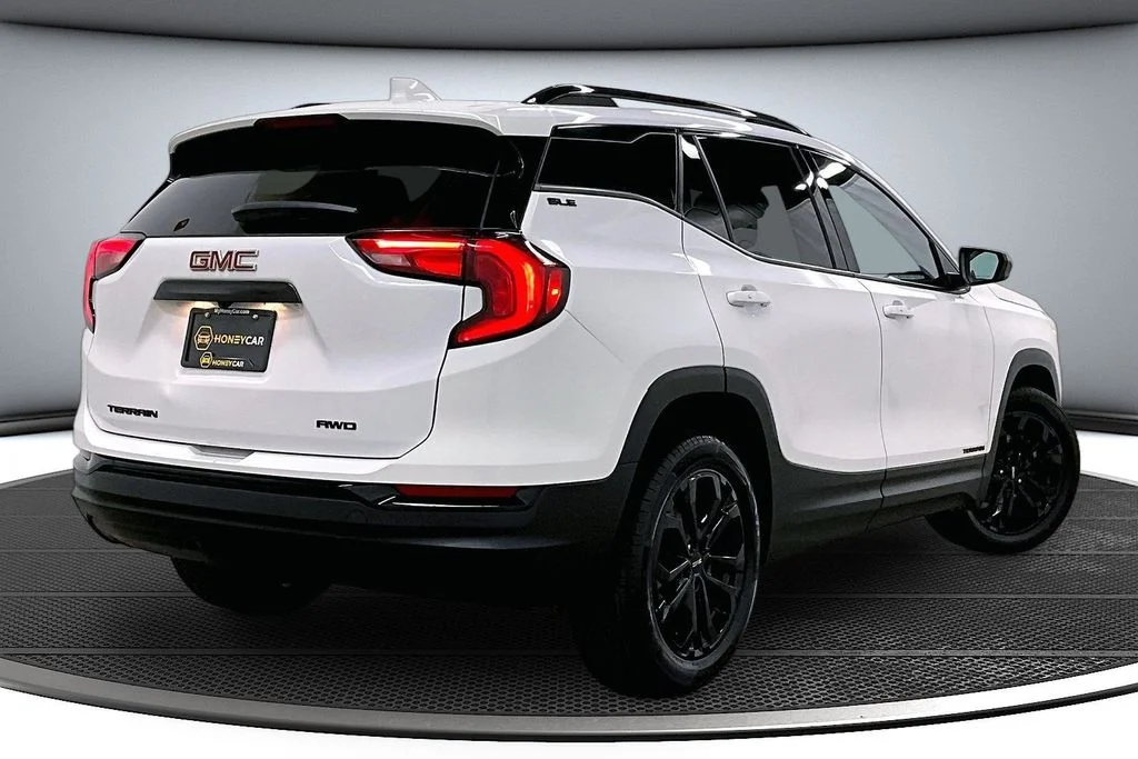 Used 2021 White GMC SLE image 6