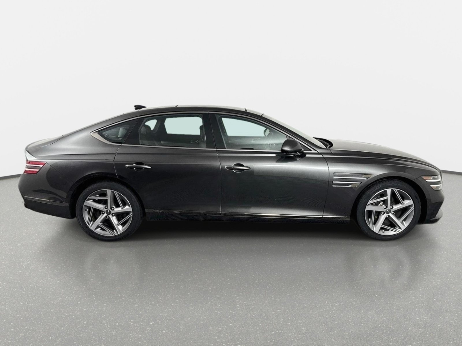 Used 2024 Makalu Gray Genesis 2.5T image 4