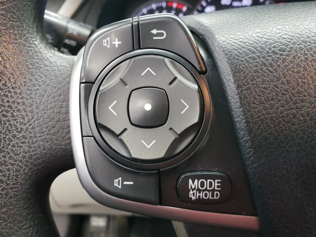 Used 2013 Magnetic Gray Metallic Toyota LE image 19