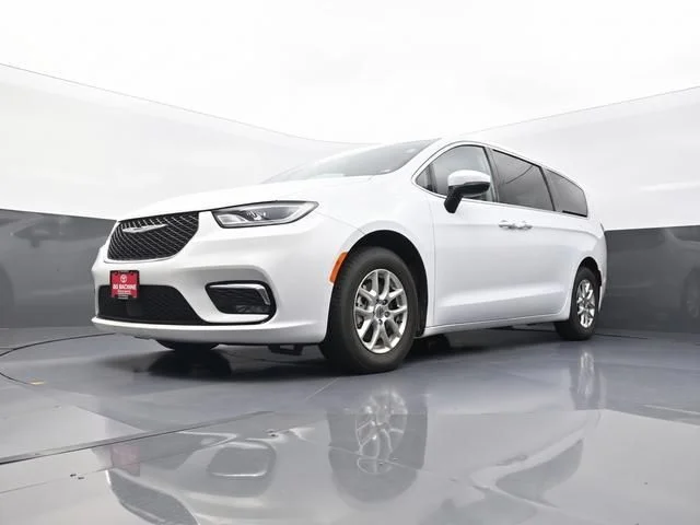 Used 2023 White Chrysler Touring L image 26