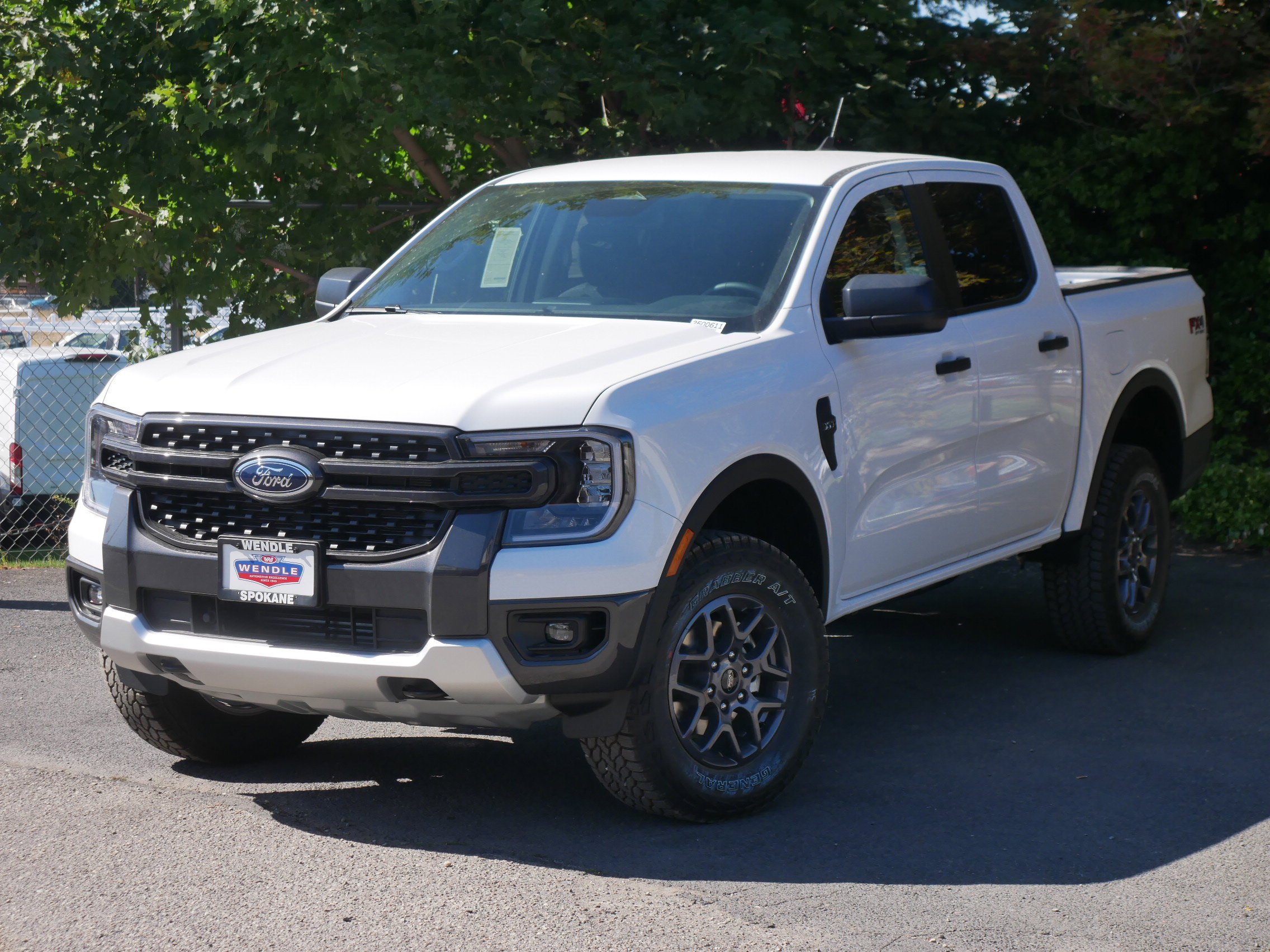 New 2025 Oxford White Ford XLT image 2