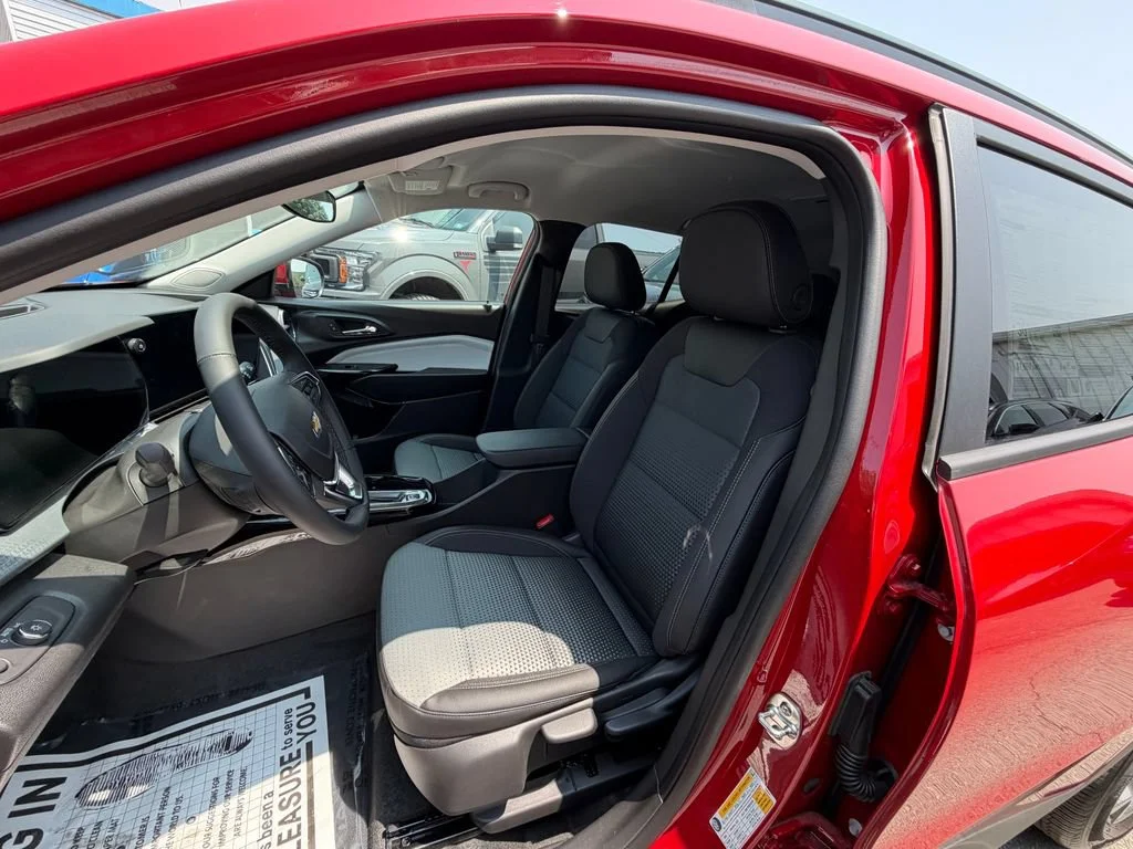 2026 Chevrolet Trax LT - Photo 9