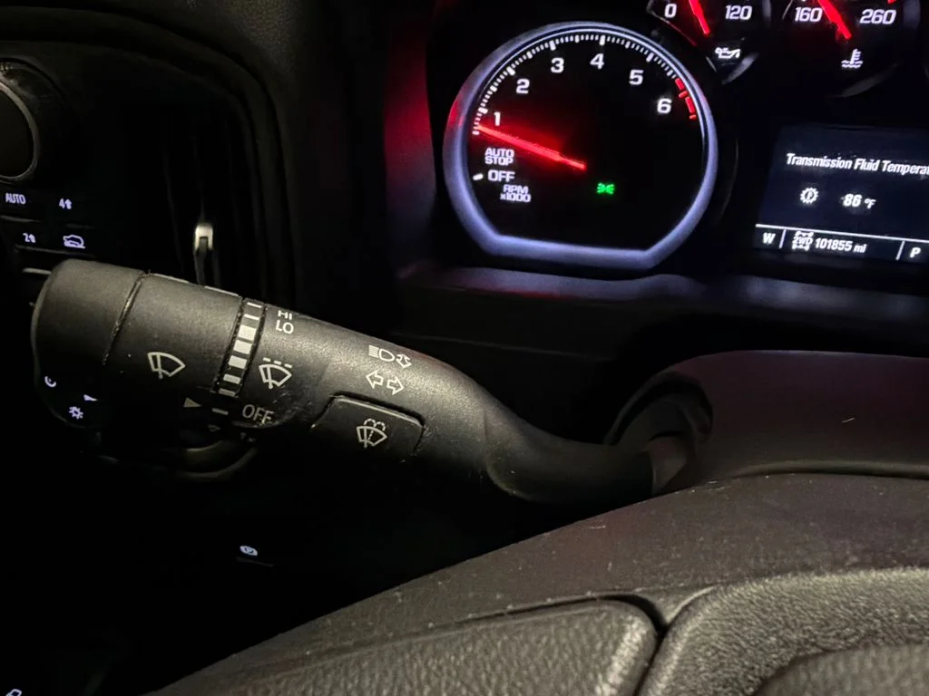 Used 2021 Summit White Chevrolet Custom image 25