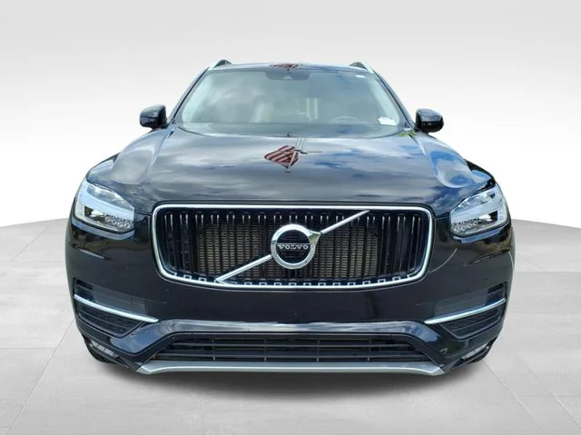 Used 2019 Black Volvo T5 Momentum image 16