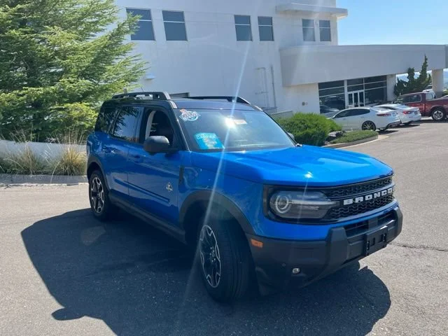 Used 2025 Blue Metallic Ford Outer Banks image 5