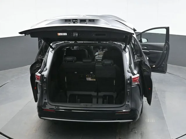 2025 Toyota Sienna Platinum - Photo 27