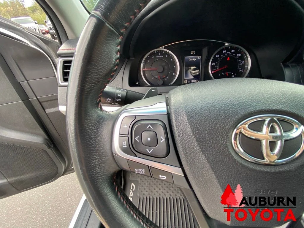 Used 2017 Ice Cap Toyota SE image 34