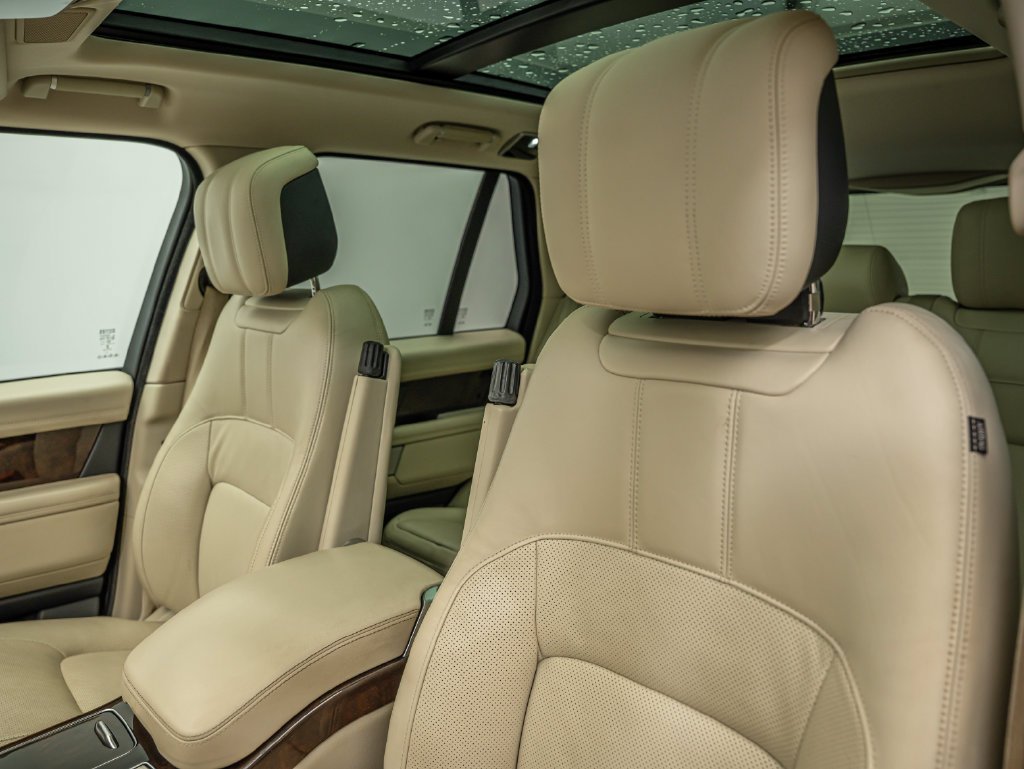 Used 2020 Black Land Rover HSE image 32