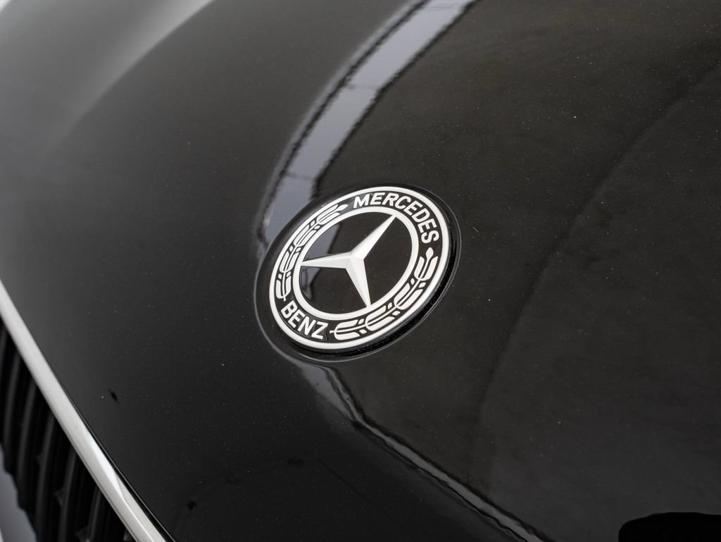 New 2026 Black Mercedes-Benz GLC 300 image 16