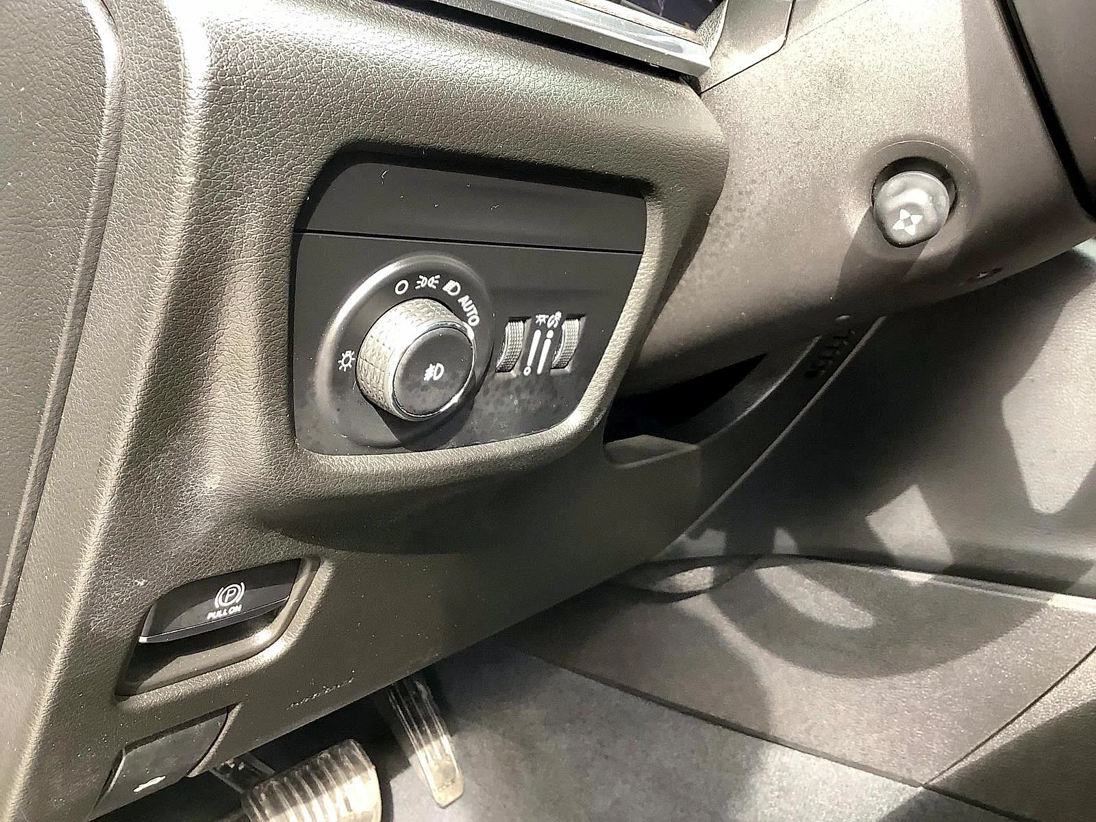 2023 Jeep Grand Cherokee Overland - Photo 17
