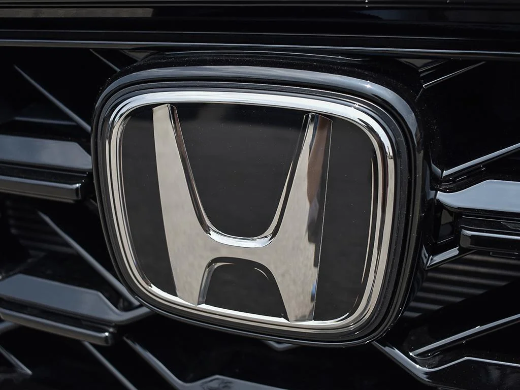 New 2026 Meteoroid Gray Metallic Honda EX-L HYBRID Comfort and efficiency — beautifully c image 9