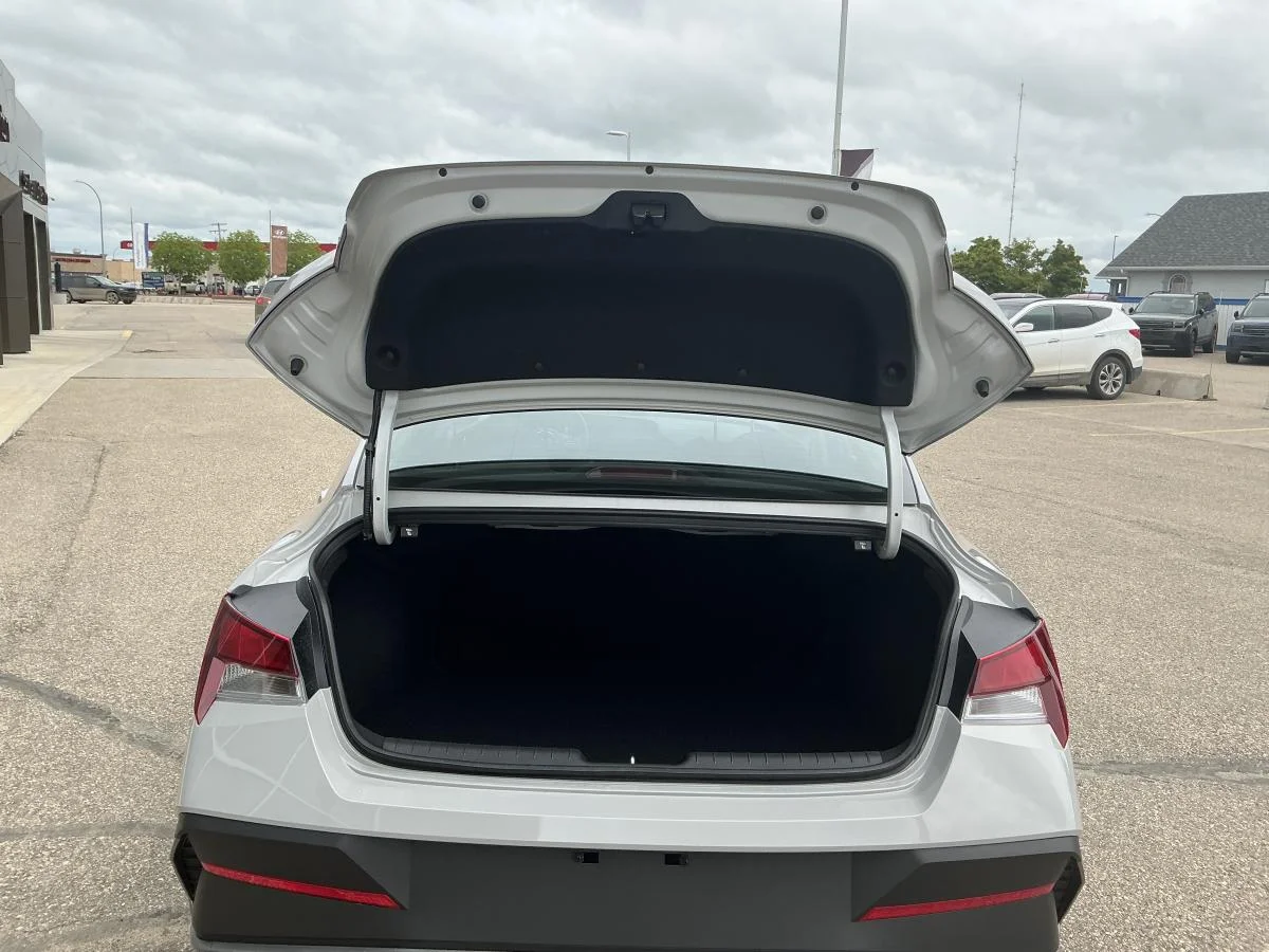 New 2026 Grey Hyundai Preferred image 37