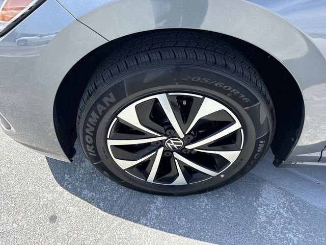Used 2023 Gray Volkswagen 1.5T S image 10
