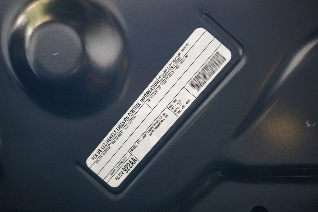 New 2026 High Gloss Black Jeep Limited Reserve image 29