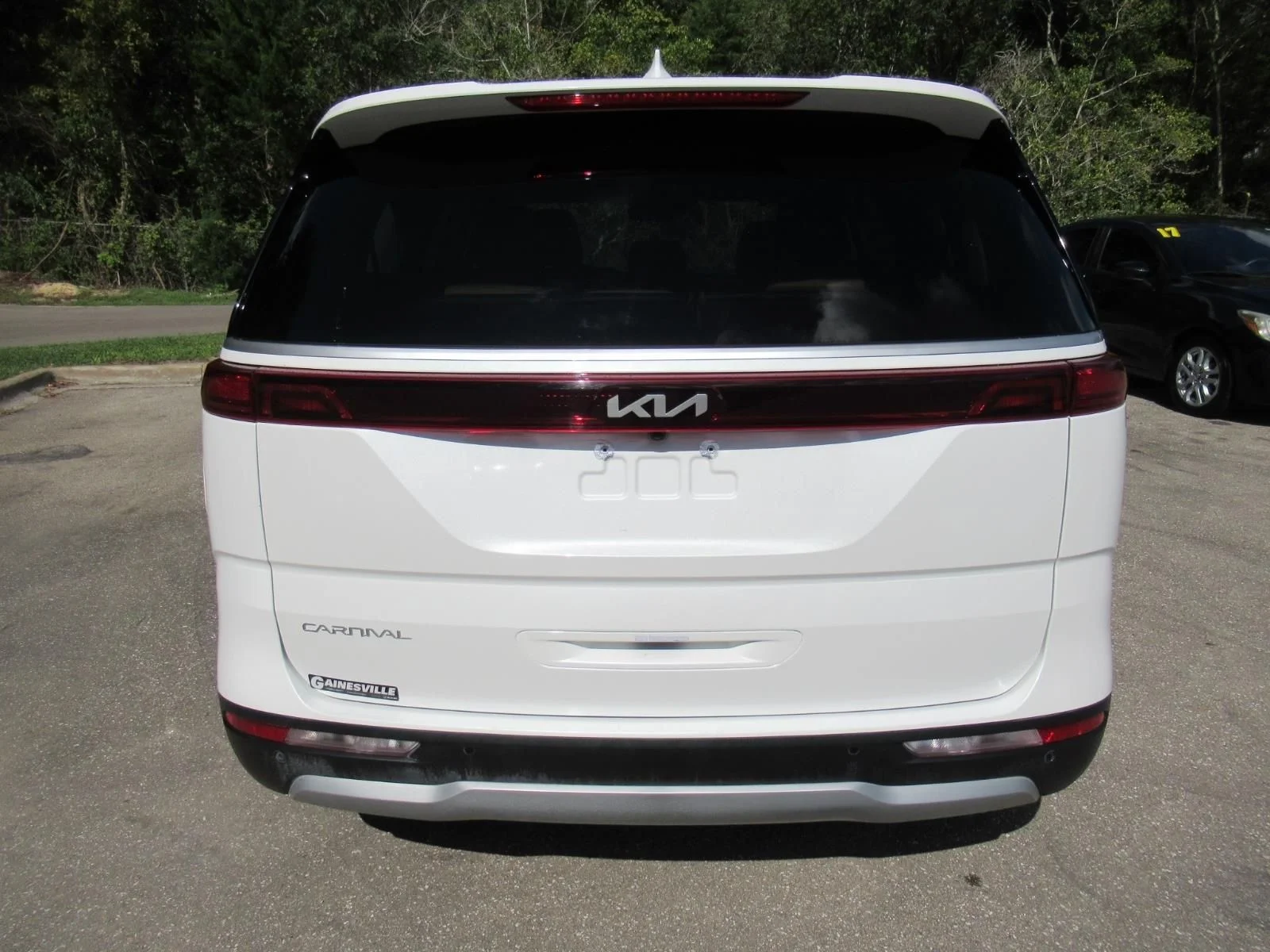 Used 2024 White Kia LX image 6