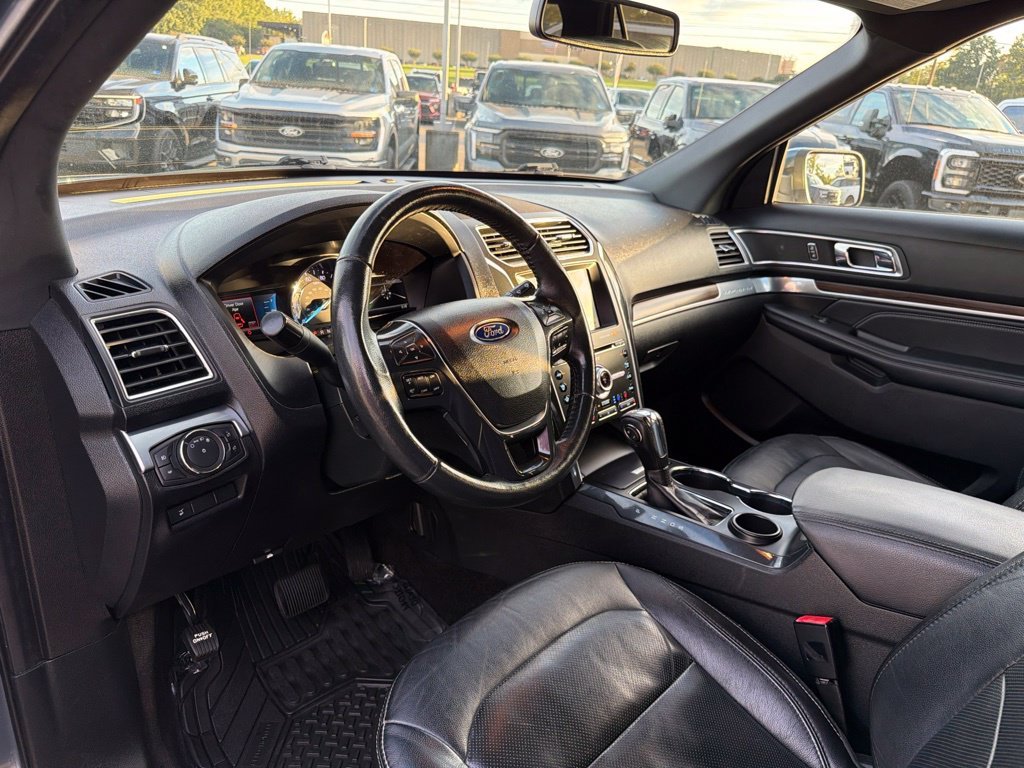 Used 2018 Blue Metallic Ford Limited image 12