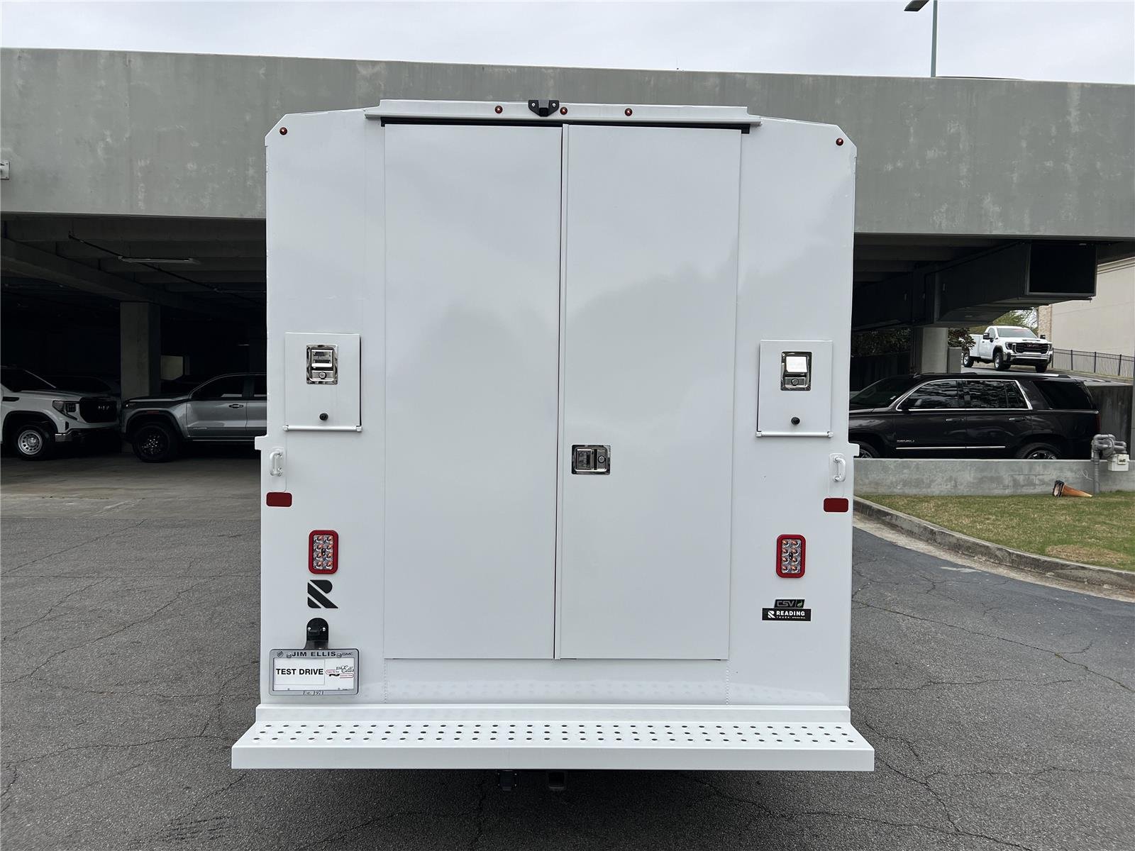 New 2025 Summit White GMC 1WT image 6