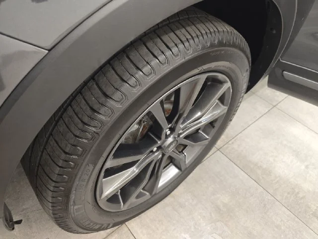 Used 2019 Gray Ford XLT image 40