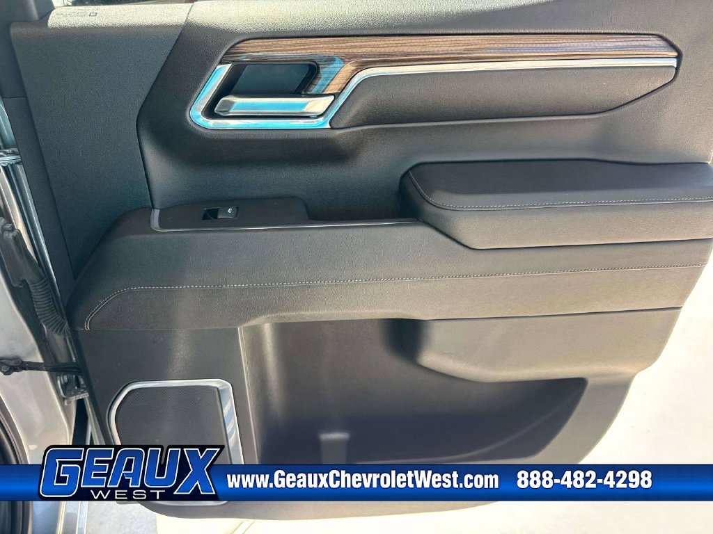 Used 2023 Gray Chevrolet LT image 27