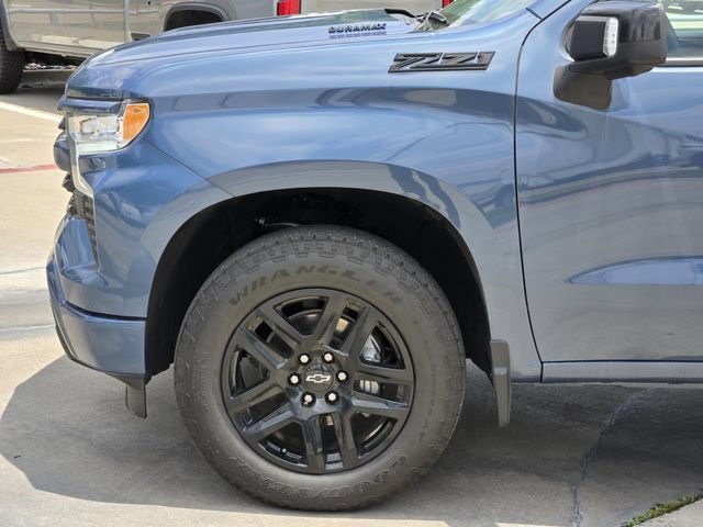 Used 2024 Lakeshore Blue Metallic Chevrolet RST image 9