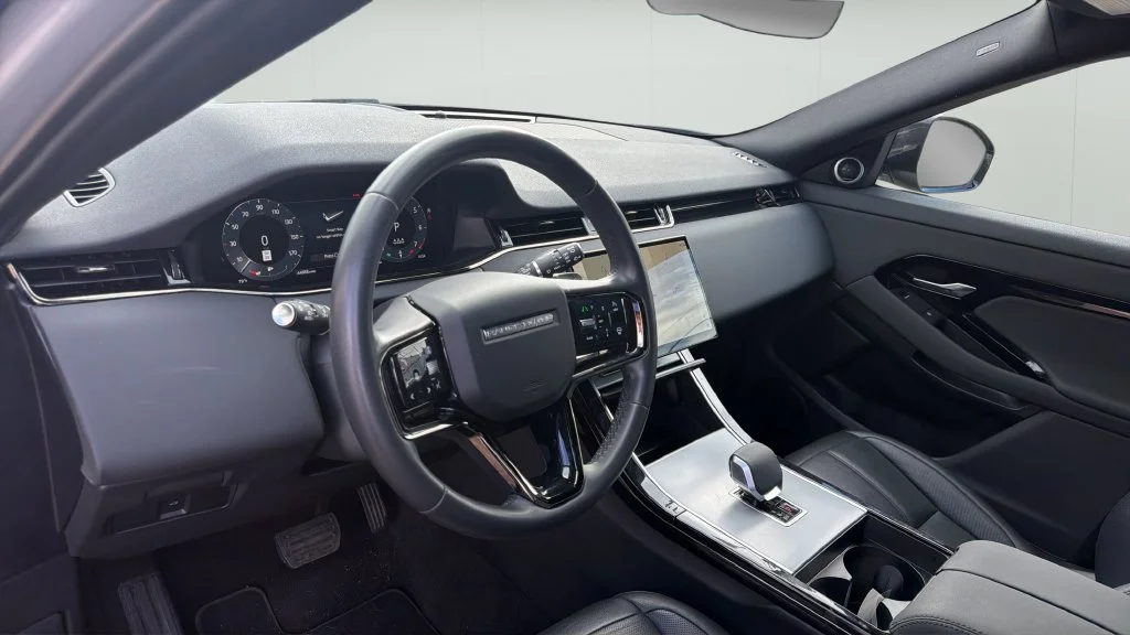 Used 2024 Silver Land Rover S image 17