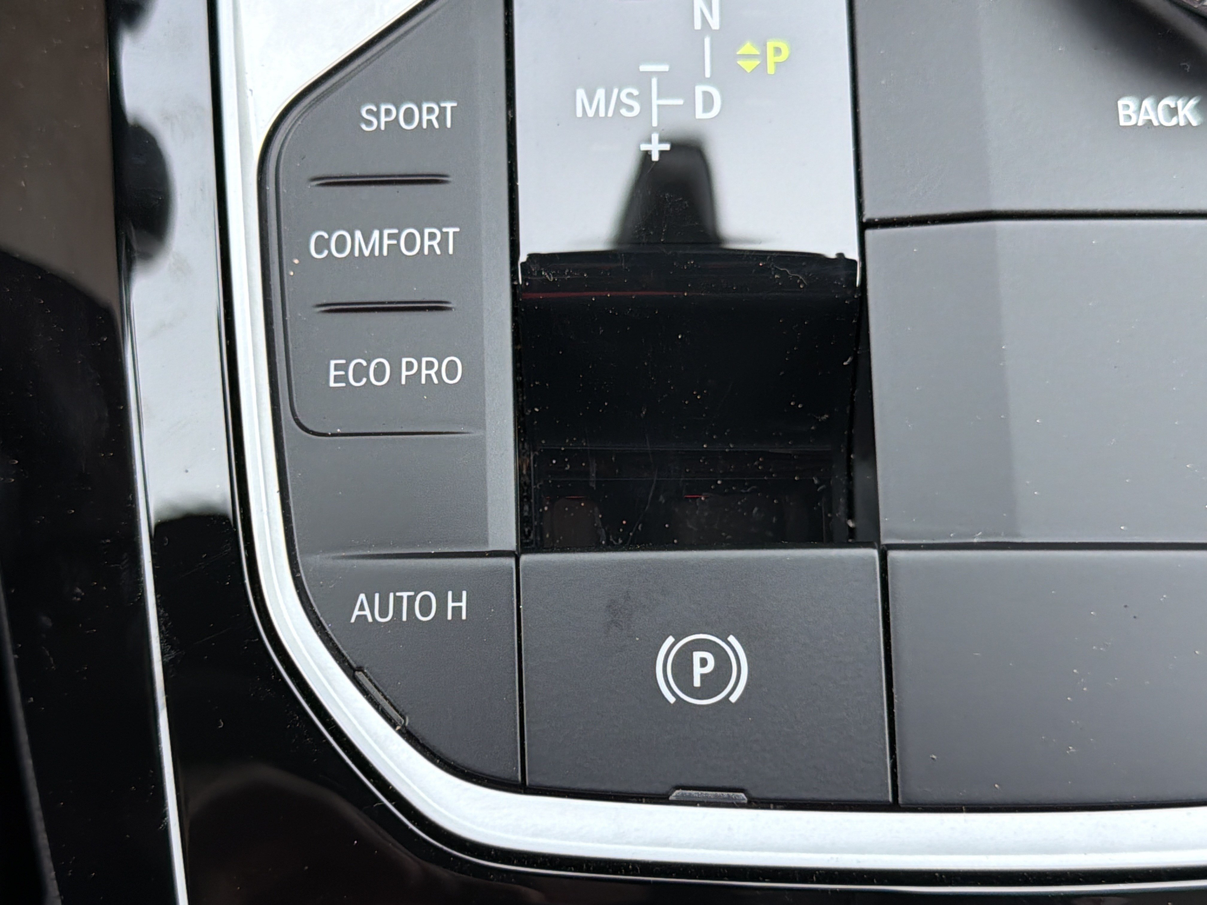 Used 2024 Jet Black BMW sDrive30i image 10