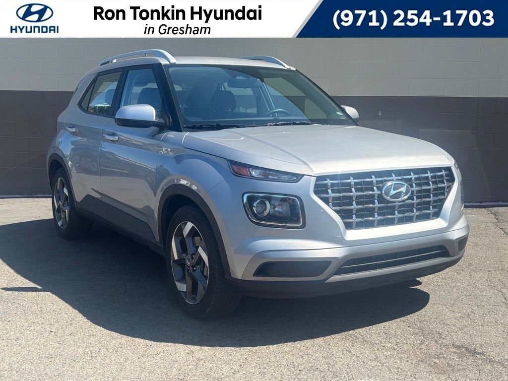 Used 2025 Silver Hyundai SEL image 1