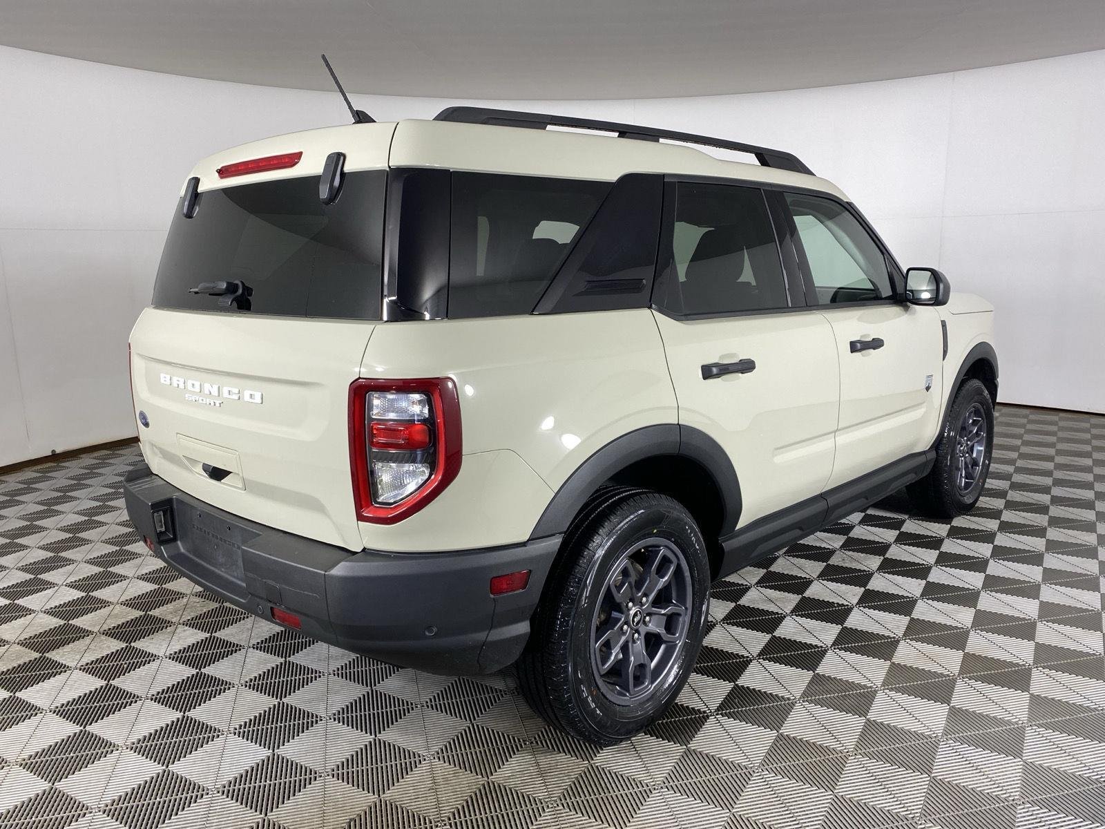 Used 2024 Desert Sand Ford Big Bend image 17