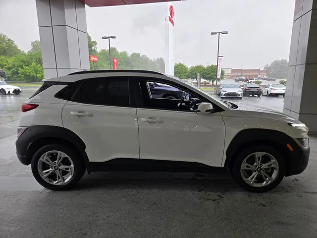 Used 2023 White Hyundai SEL image 9