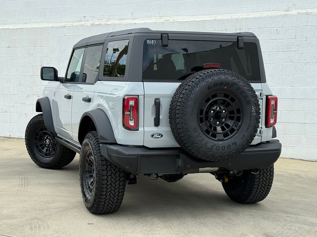 New 2026 Avalanche Gray Ford Badlands® image 4
