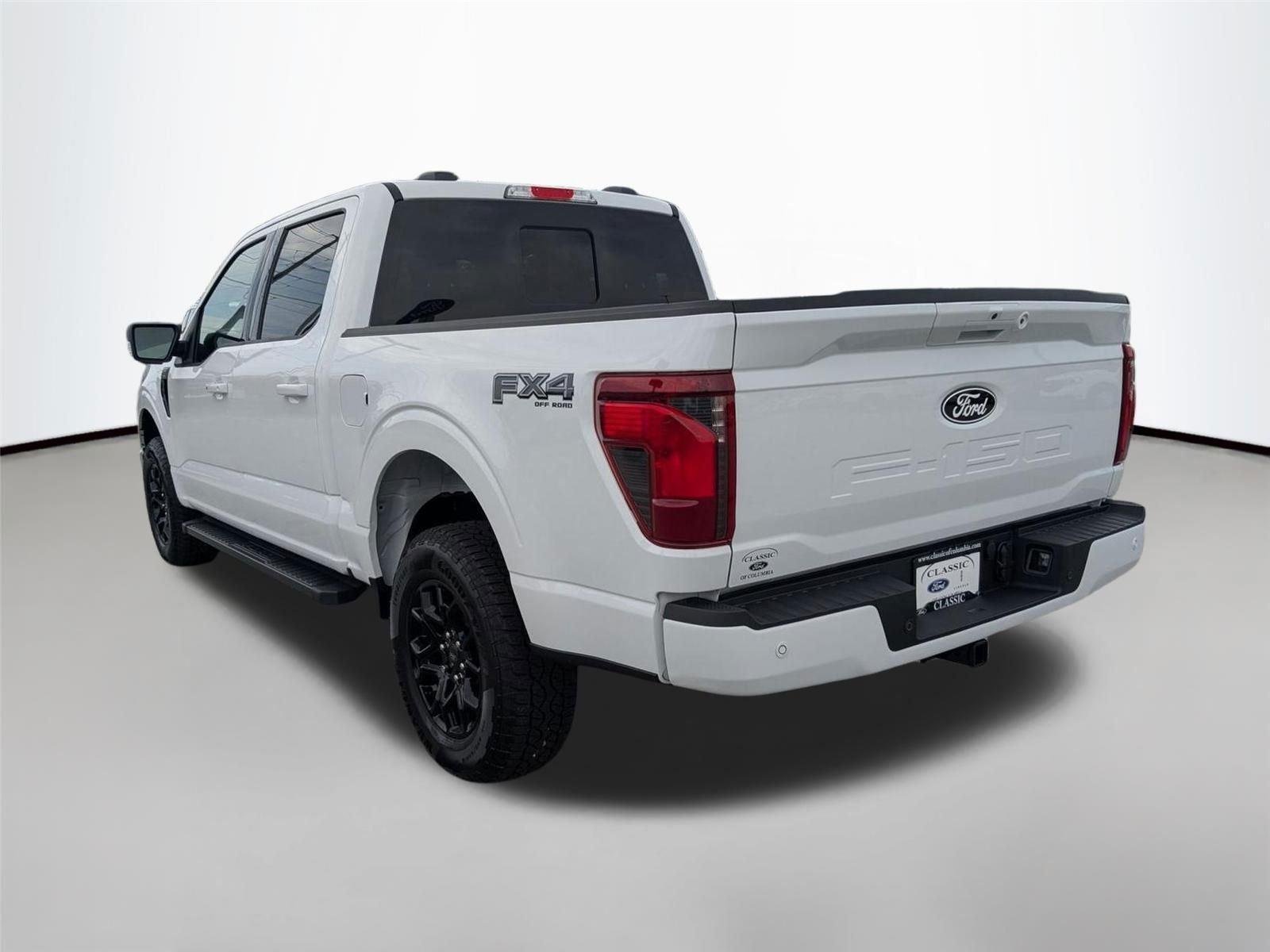 New 2026 Oxford White Ford XLT image 7