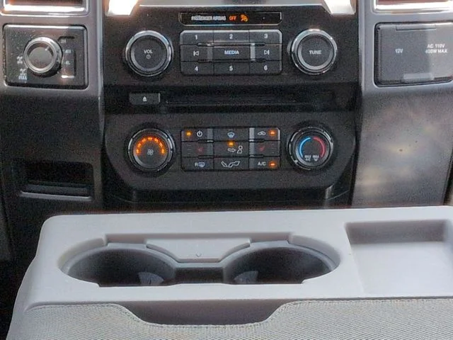 Used 2015 Ingot Silver Ford XLT image 19