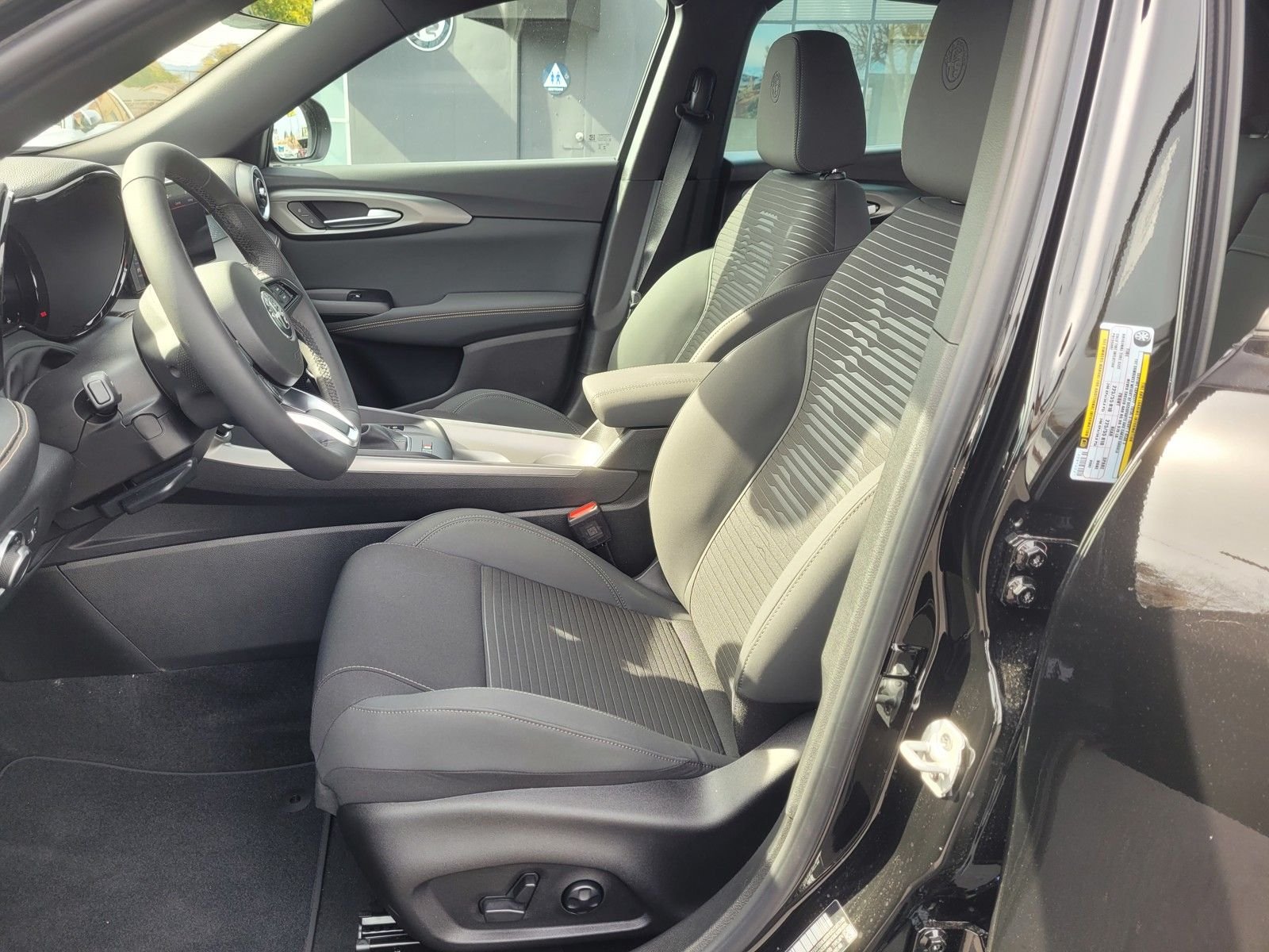 2025 Alfa Romeo Tonale Base - Photo 10