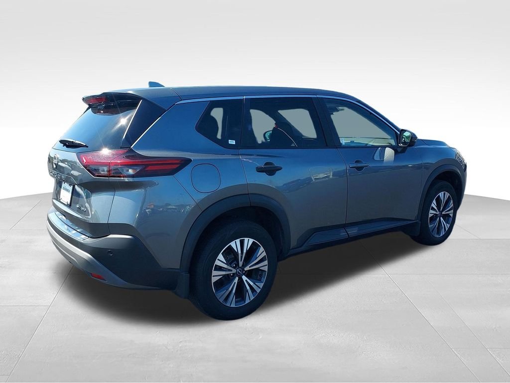 Used 2022 Gray Nissan SV image 5