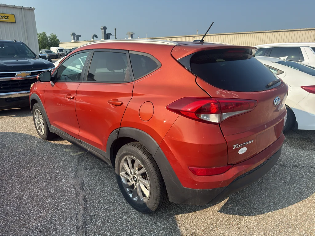 Used 2016 Sedona Sunset Hyundai SE image 6