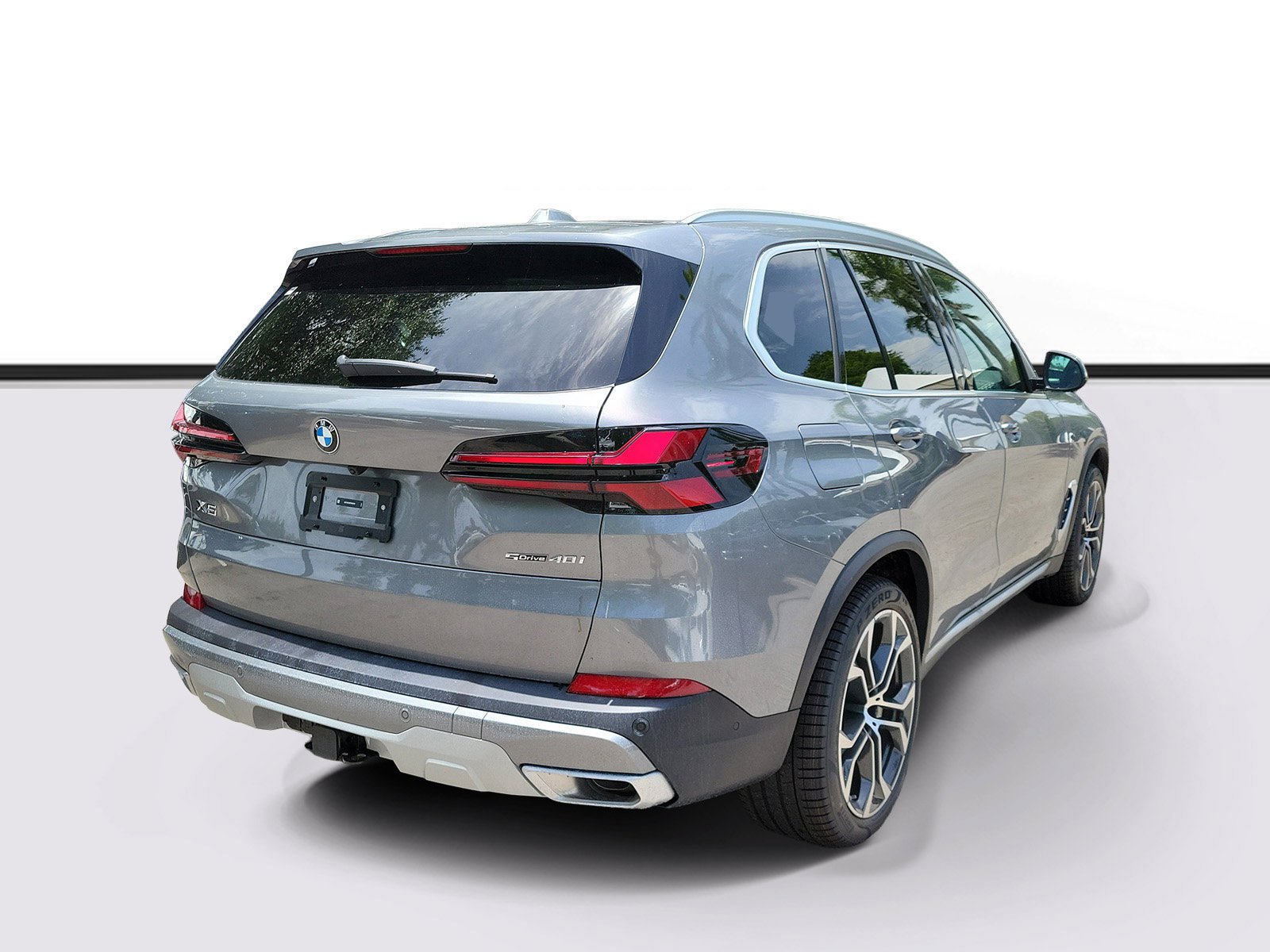 New 2026 Skyscraper Grey Metallic BMW sDrive40i image 4