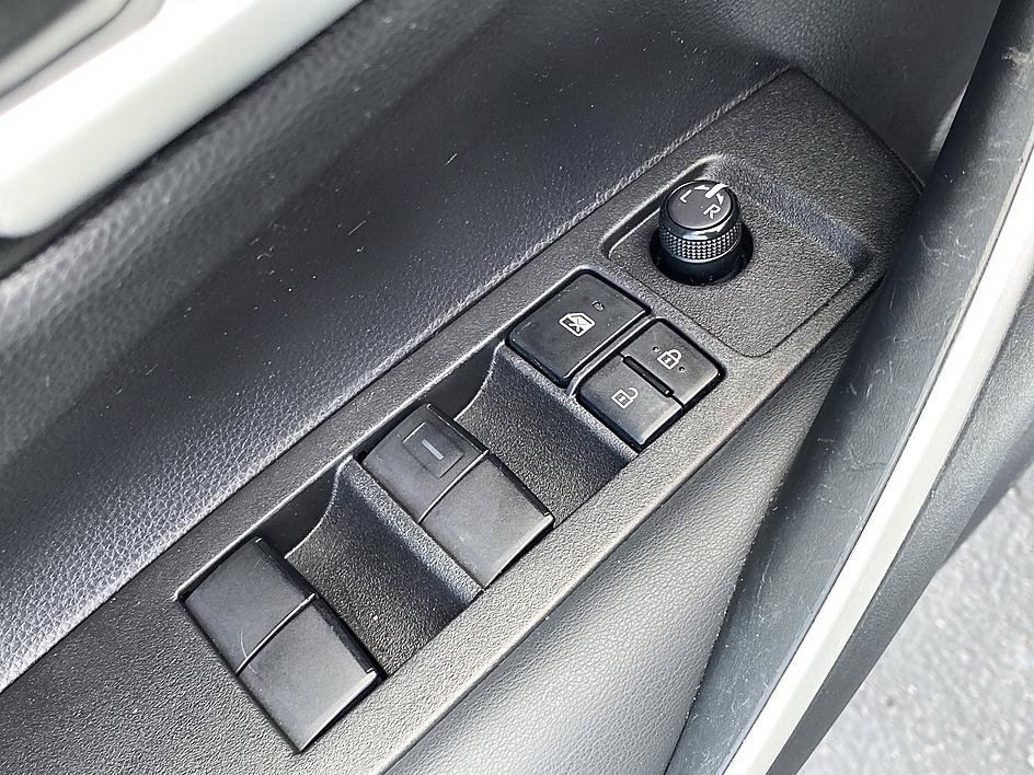 Certified Used 2023 Ice Cap Toyota SE image 10