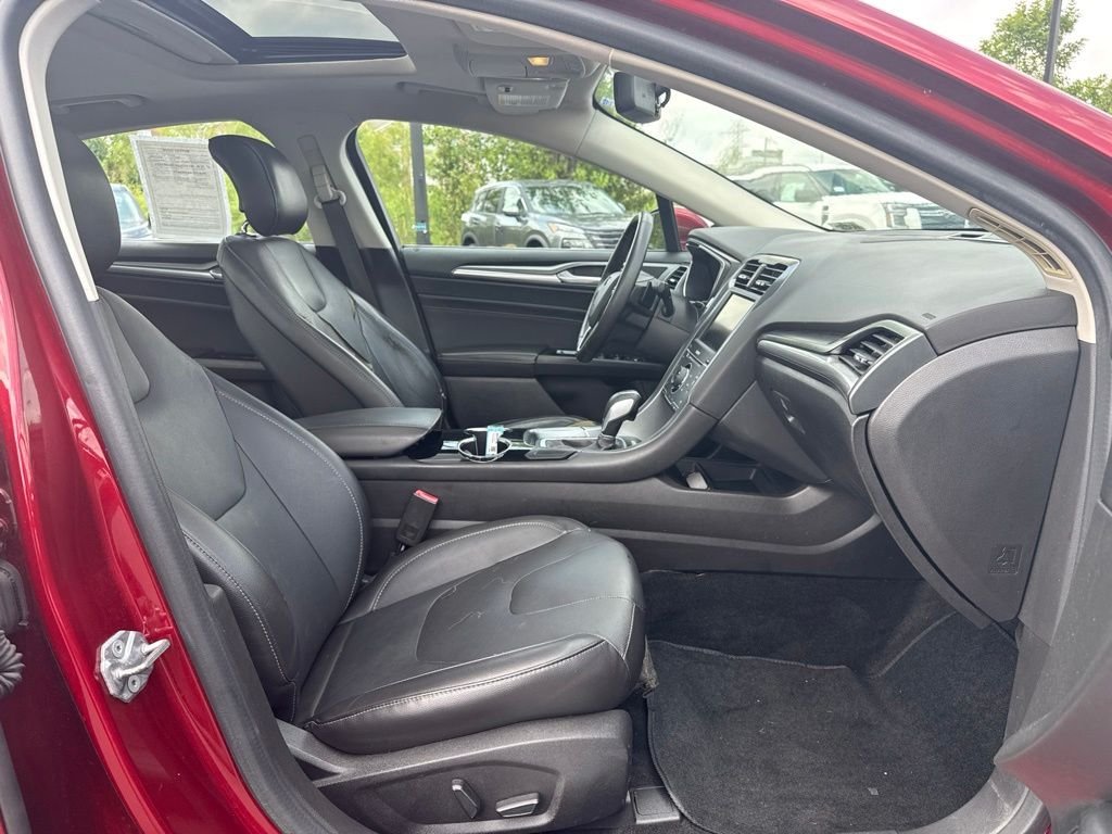 Used 2014 Red Ford Titanium image 16
