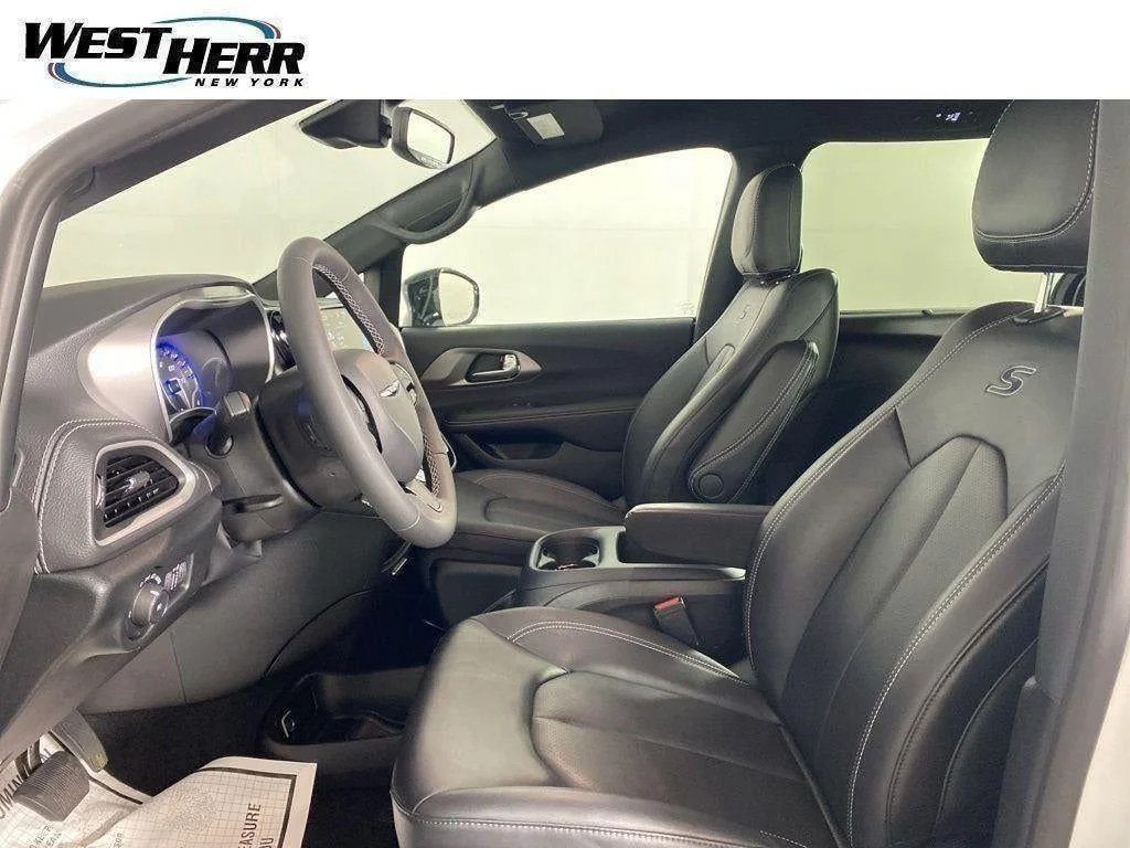 Used 2026 Bright White Clearcoat Chrysler Select image 13
