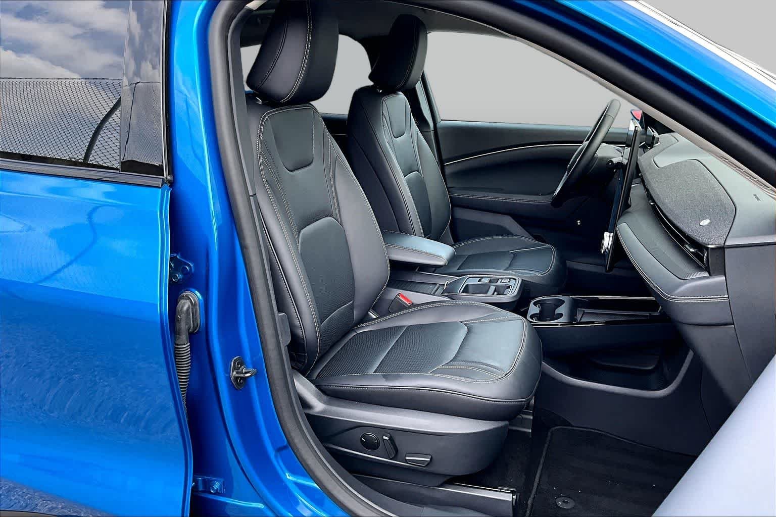 Used 2025 Velocity Blue Metallic Ford Premium image 8